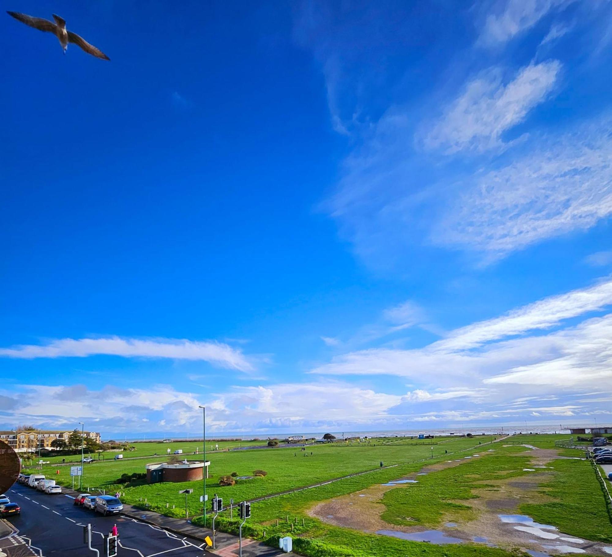 Seaview 2 Bedroom Apartment Littlehampton Exterior photo